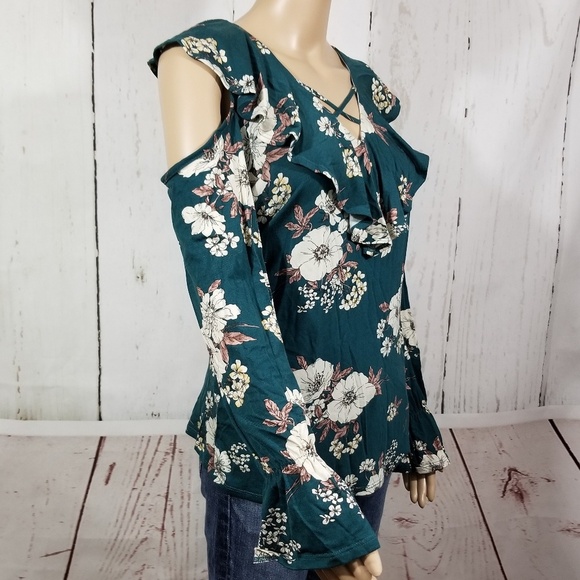 Floral Shoulder Cutout Blouse - Picture 2 of 8